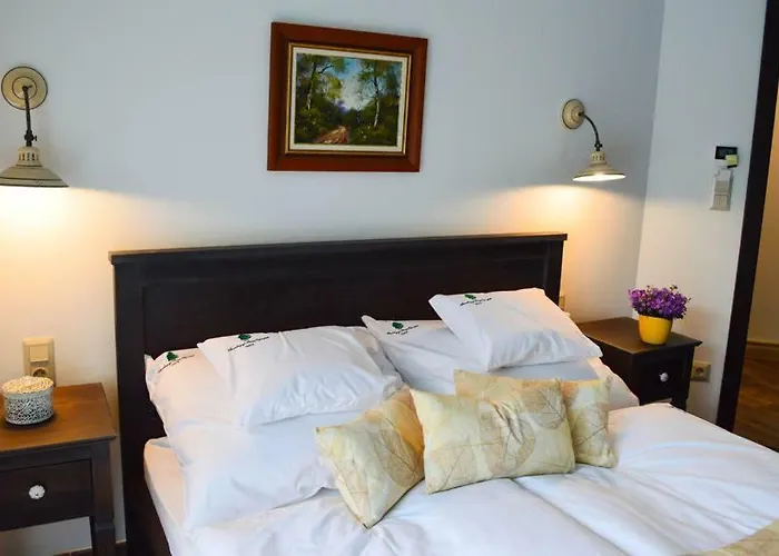 Somhegyi Oereg Harsfak Major Vendeghaz 4* Bakonybél